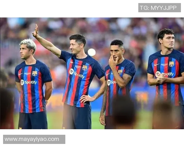 西甲激战：那不勒斯与巴萨战成平局补时进球点燃全场激情