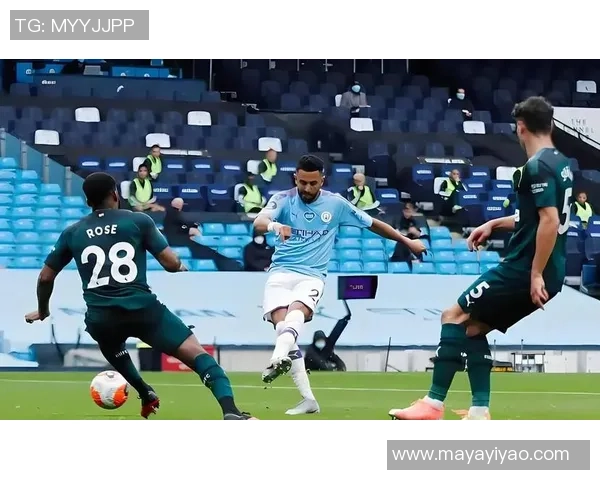 足总杯精彩对决拜仁4-0战胜尤文图斯争议判罚引发热议